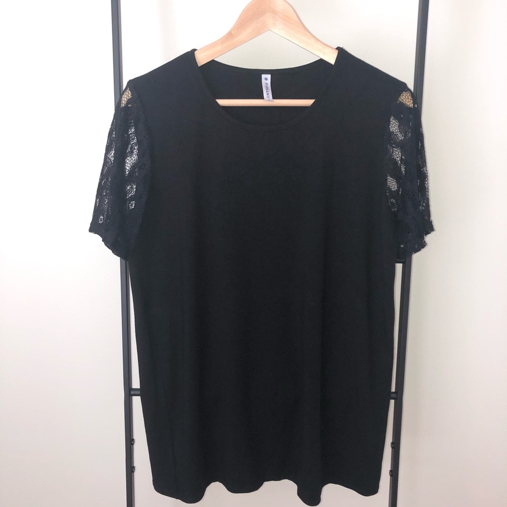 Piphany Del Rey, solid black w lace sleeves small